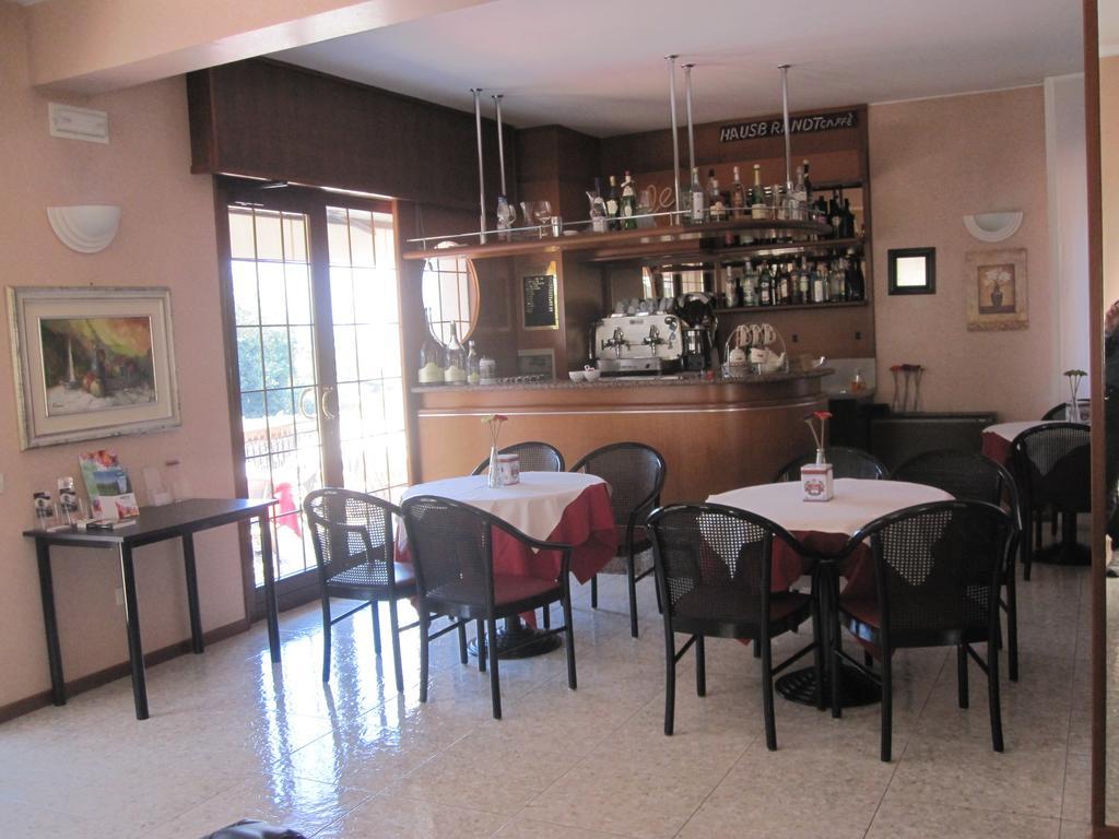 Hotel Benacus Bardolino Ngoại thất bức ảnh