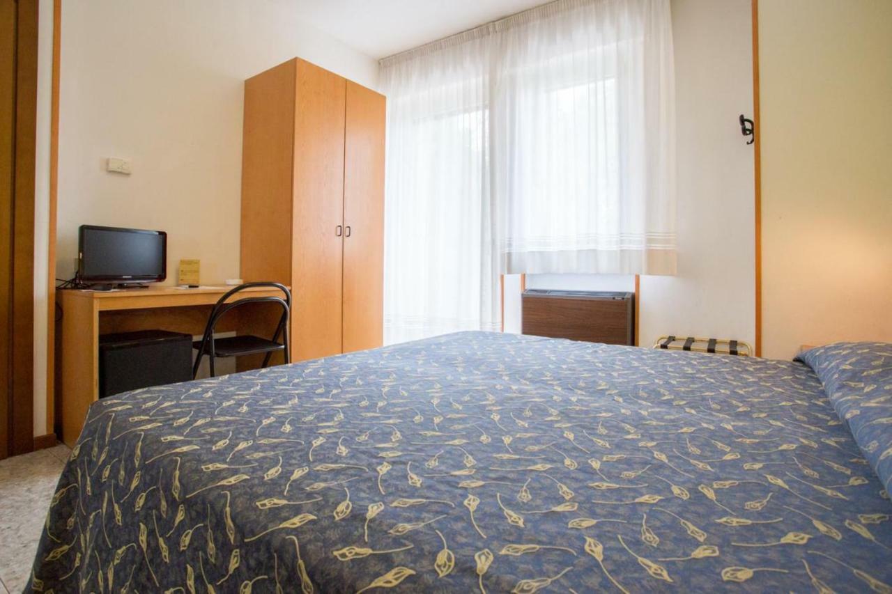 Hotel Benacus Bardolino Ngoại thất bức ảnh