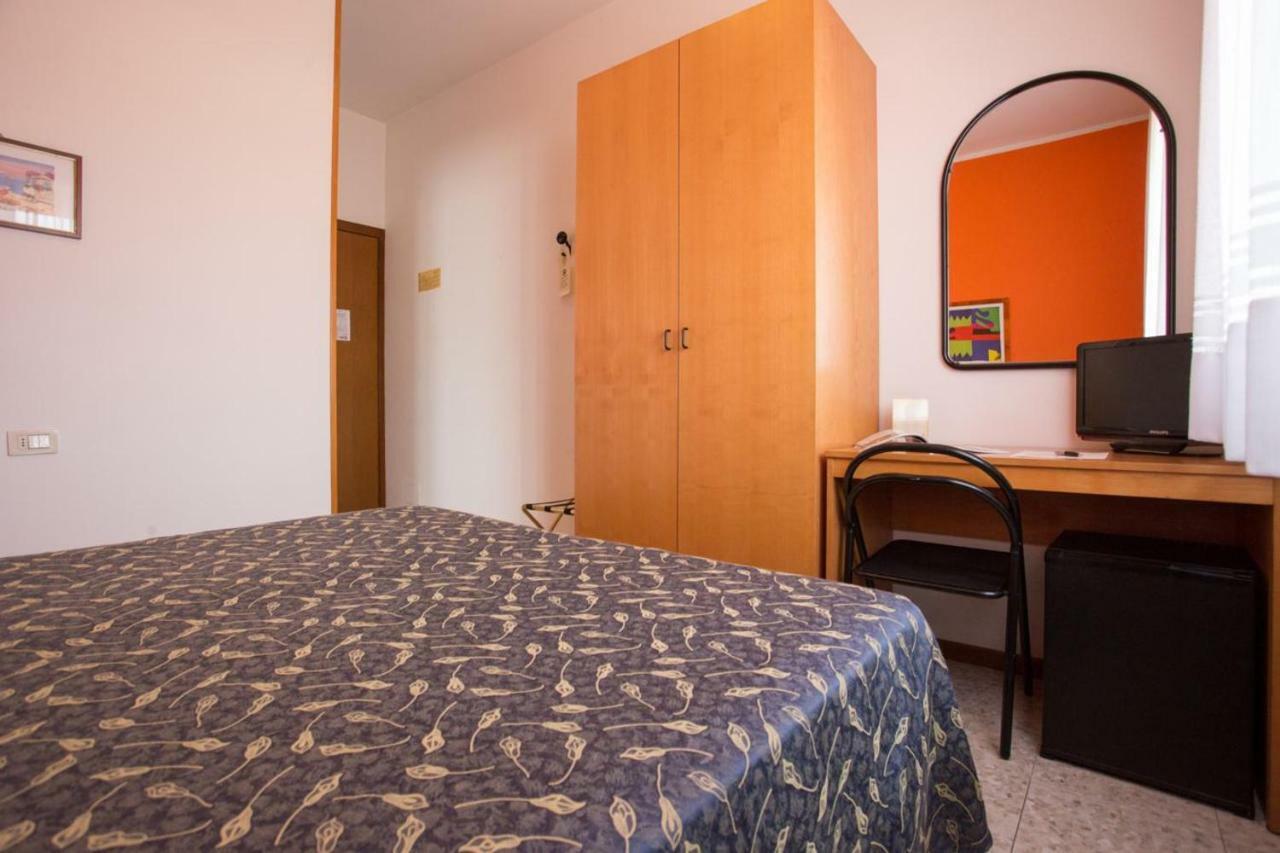Hotel Benacus Bardolino Ngoại thất bức ảnh