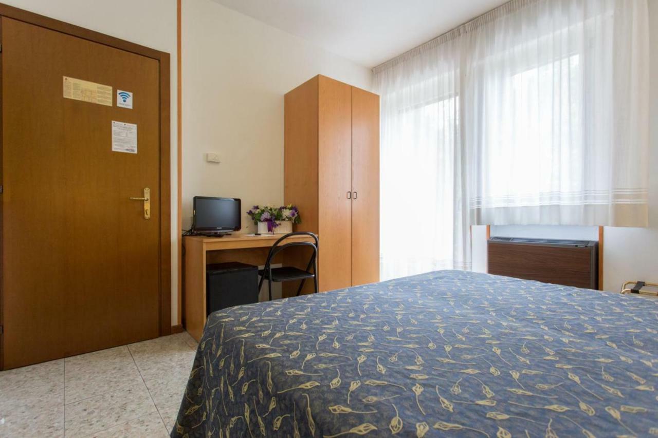 Hotel Benacus Bardolino Ngoại thất bức ảnh